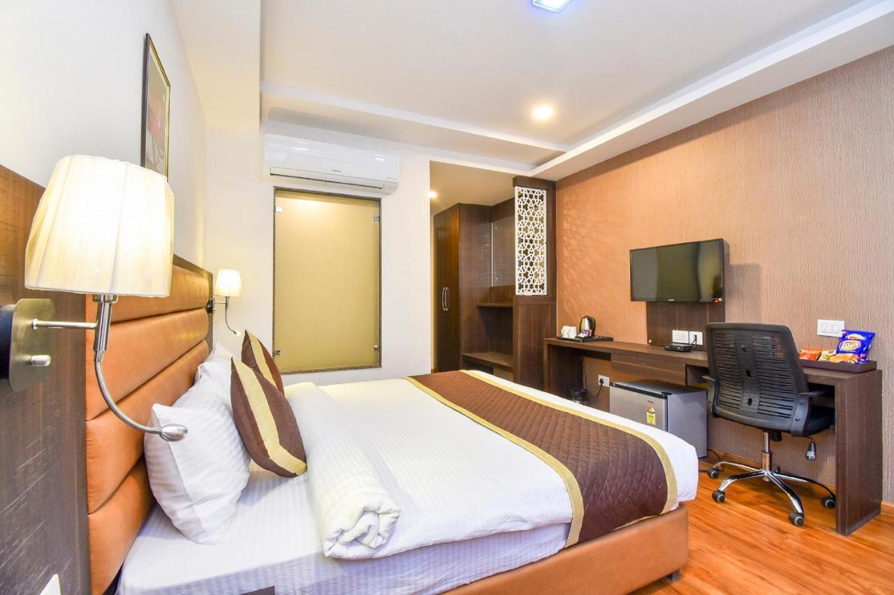 Hotel Suncity Plaza, Sitapura, Jaipur Oda fotoğraf